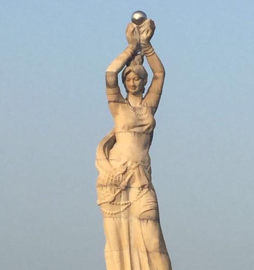 《以渔女最强出装顺序攻略》（一步步揭秘渔女出装的最佳选择，助你在游戏中成为最强的渔夫）